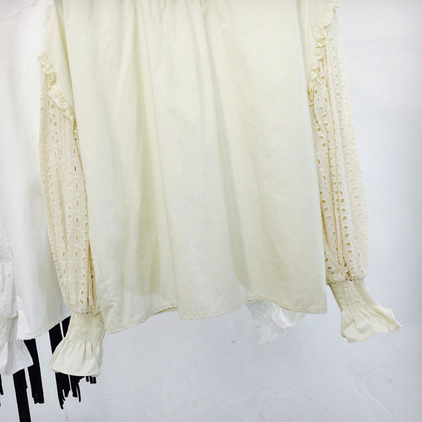 Női őszi blúz magas gallérral, két színben