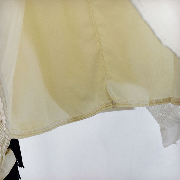 Női őszi blúz magas gallérral, két színben