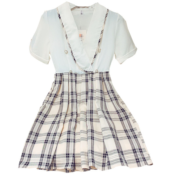 Női ruha rövid ujjal és spitz dekoltázssal