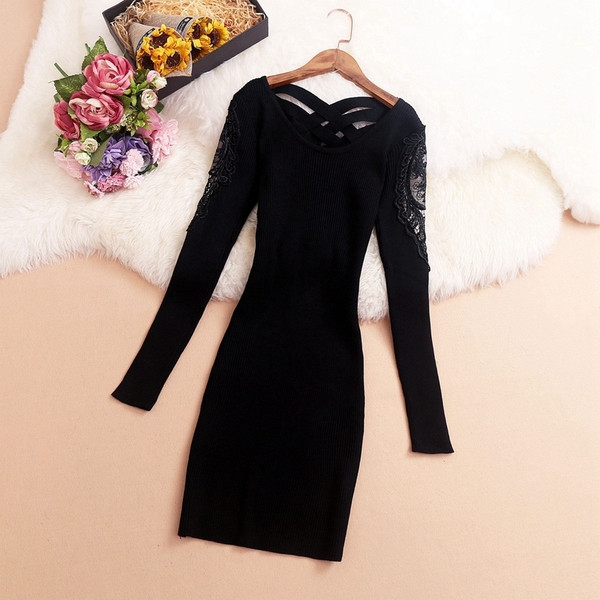 Alkalmi női ruha ujján csipkével, két színben