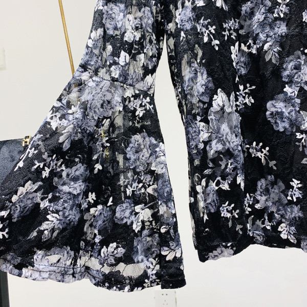 Aktuális női ing virágmintával