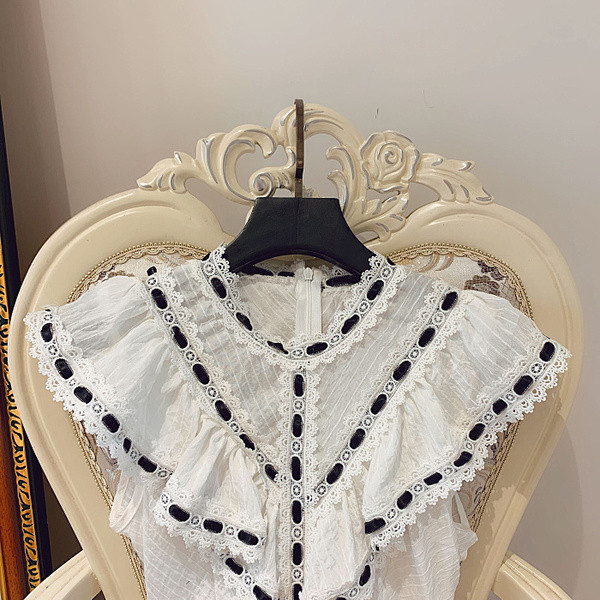 Női csipke felső fekete-fehér színben