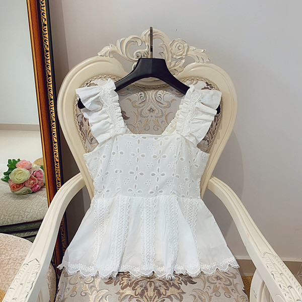 Női modern tanktop kivágásos modell széles pántokkal