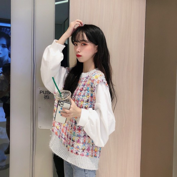 Modern női kötött blúz ovális nyakkivágással, két színben