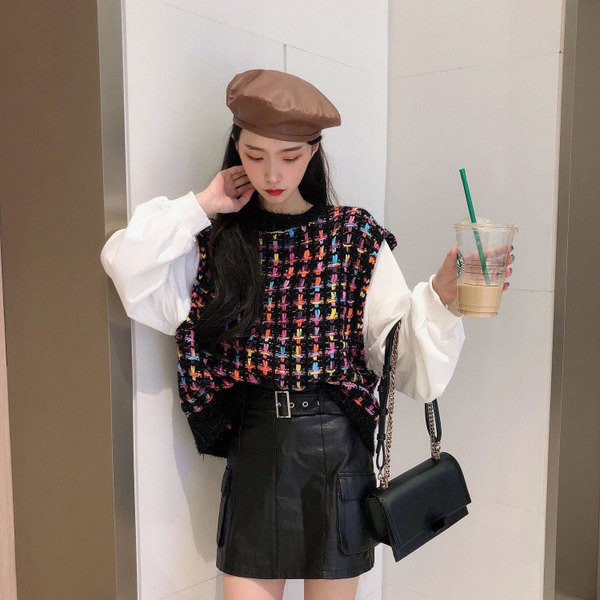 Modern női kötött blúz ovális nyakkivágással, két színben