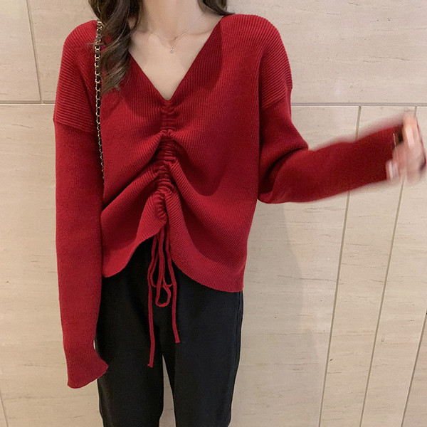 Női alkalmi piros-fehér blúz, nyakkendővel