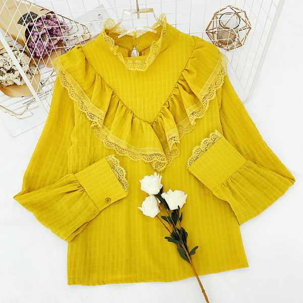 Női ing csipkével és nyakkivágással több színben