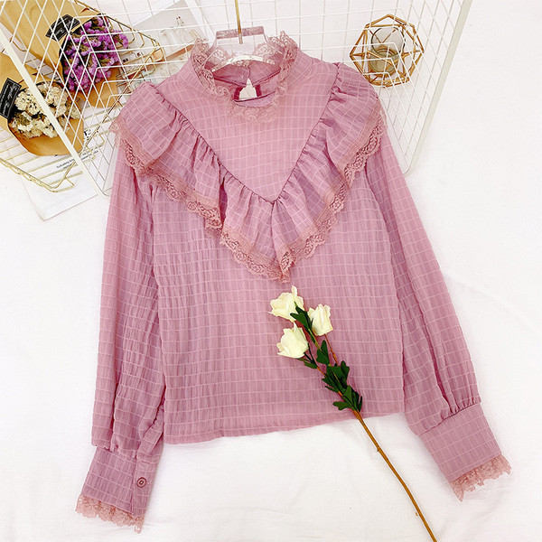 Női ing csipkével és nyakkivágással több színben