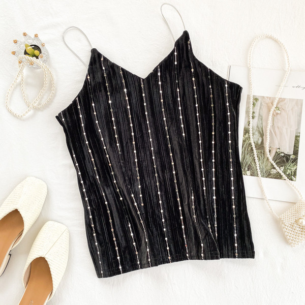 Stílusos női felső, vékony pántokkal, fényes hatással több színben