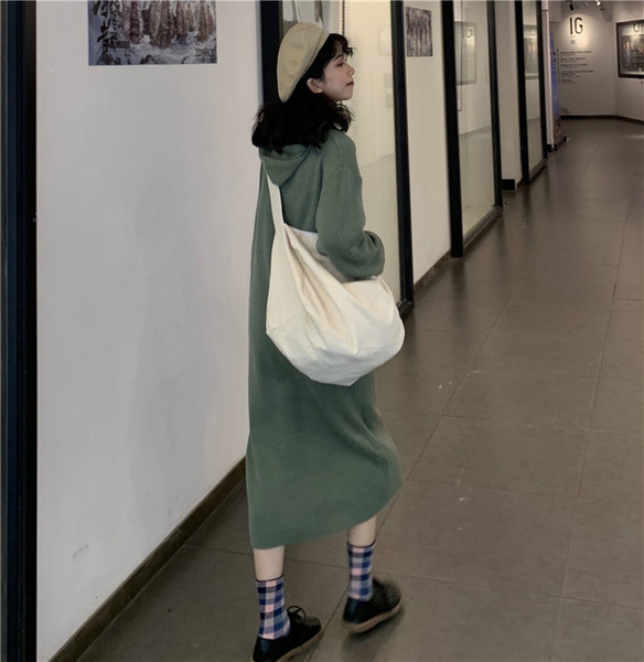 Női lezser hosszú kötött ruha zöld színben