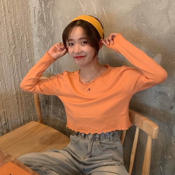 Női rövid alkalmi blúz két színben, ovális nyakkivágással