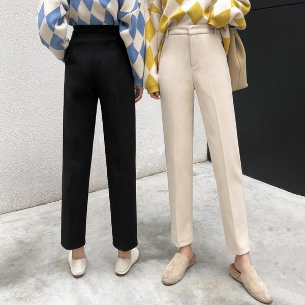 Női modern nadrág egyenes modell fehér és fekete színben