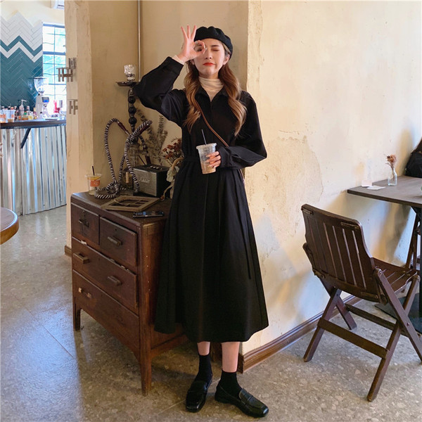 Női hosszú szabású fekete ruha, hosszú ujjal