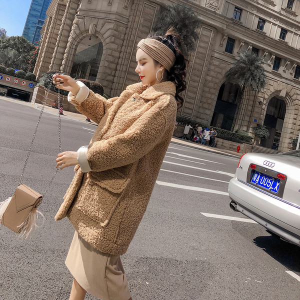 Modern női kabát hosszú modell rózsaszín és bézs színben