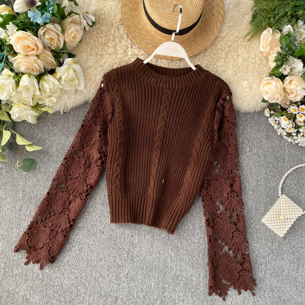 Modern női pulóver csipkeujjal, többféle színben
