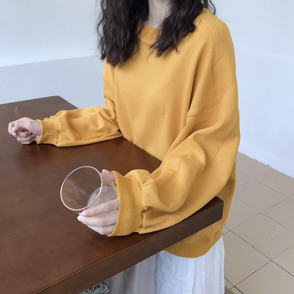 Női hosszú, széles blúz három színben, ovális nyakkivágással