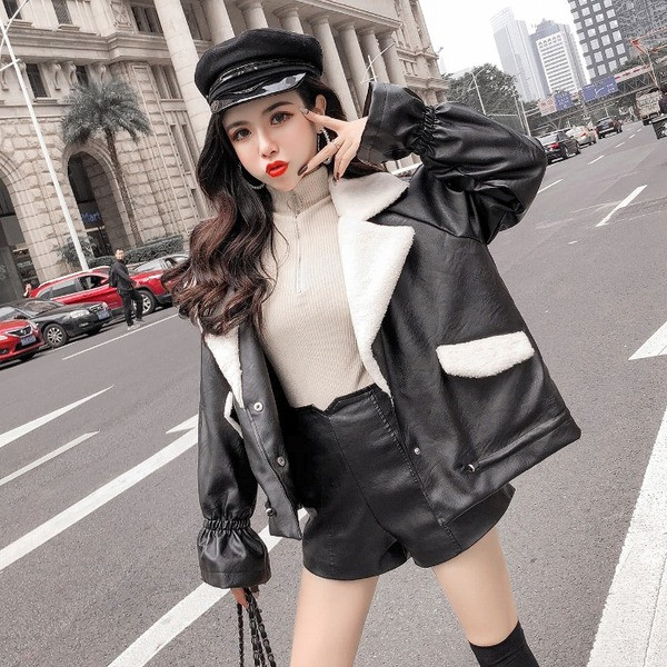 Új modell női bőrkabát puha béléssel, fekete színben