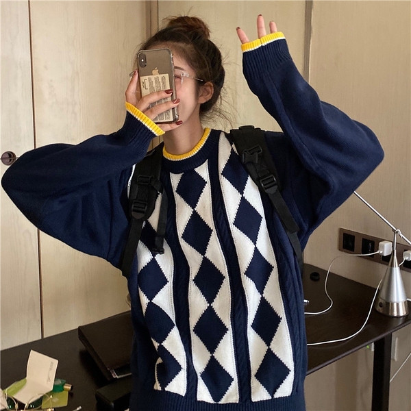 Női hosszú kötött blúz két színben, ovális nyakkivágással