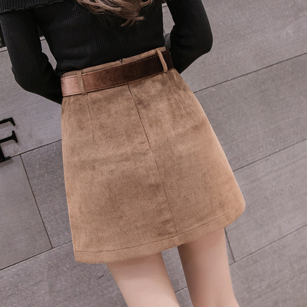 Modern női szoknya zsebekkel és övvel fekete, kék és barna színben