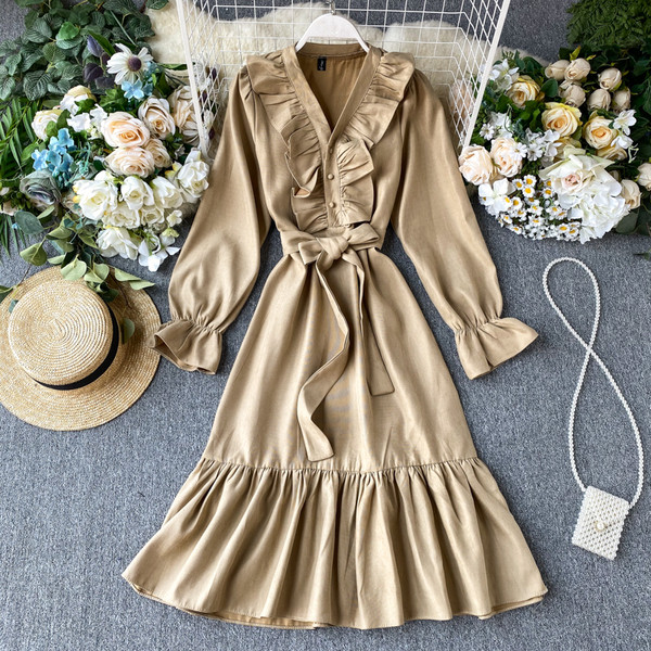 Modern női ruha spitz nyakkivágással, több színben