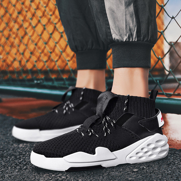 Férfi tornacipő ÚJ modell fűzővel és vastag talppal, két színben