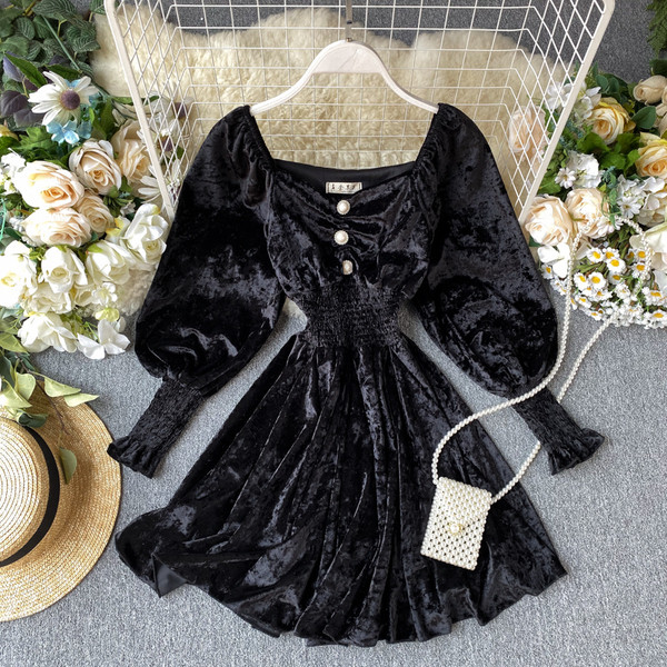 Stílusos női bársonyruha gumírozással és gyöngyökkel, három színben