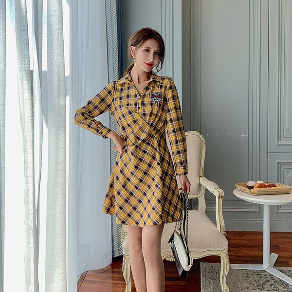 Lezser női kockás ruha gombokkal és nyomattal, két színben
