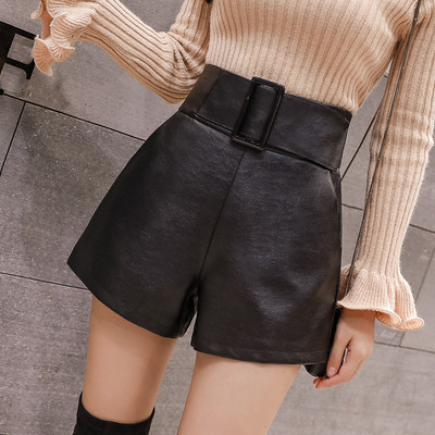Pantaloni scurti moderni de dama cu talie inalta din imitatie de piele in mai multe culori