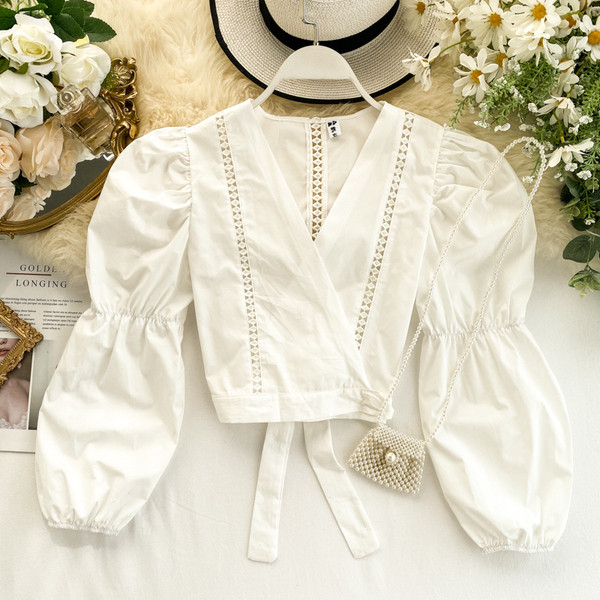 Modern női ing spitz nyakkivágással, négy színben