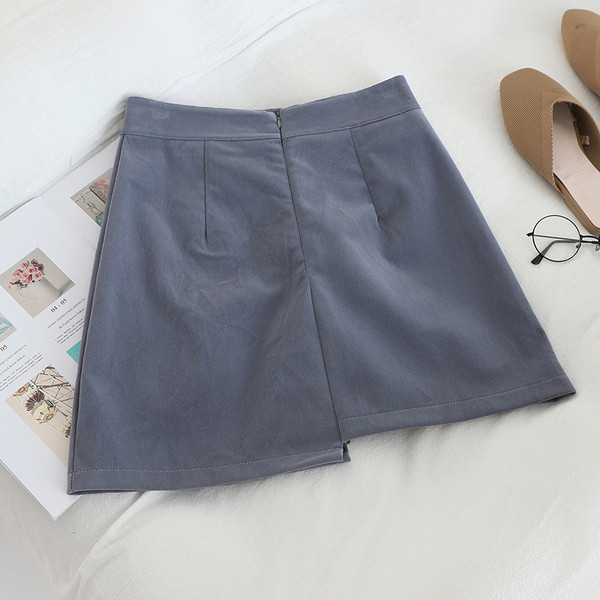 Modern női szoknya négy színben, zsebekkel és gombokkal