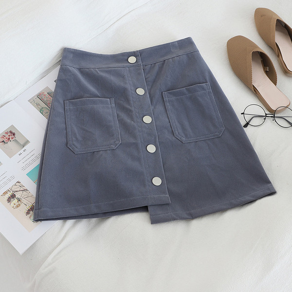 Modern női szoknya négy színben, zsebekkel és gombokkal