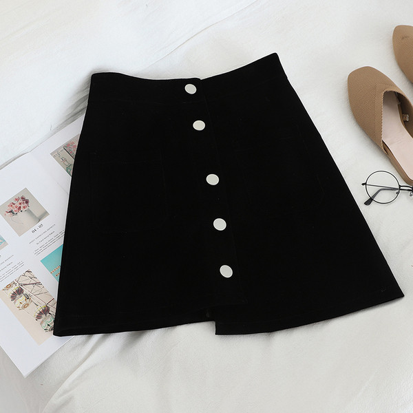 Modern női szoknya négy színben, zsebekkel és gombokkal