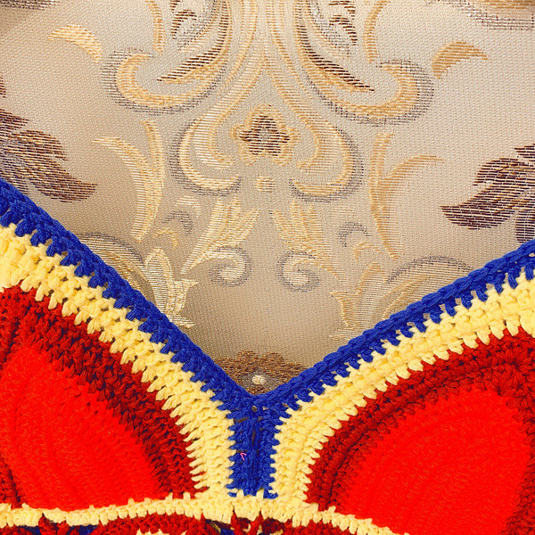 Modern női kötött felső vékony pántokkal