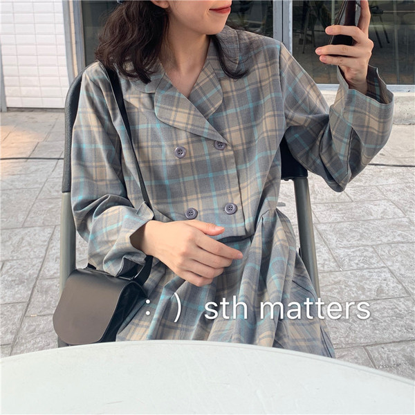 Női lezser hosszú kockás ruha hosszú ujjal