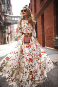 Model casual de rochie de dama cu model floral in alb