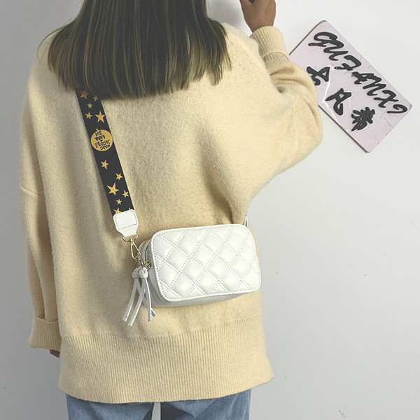 Női táska öko bőrből és hosszú füllel több színben