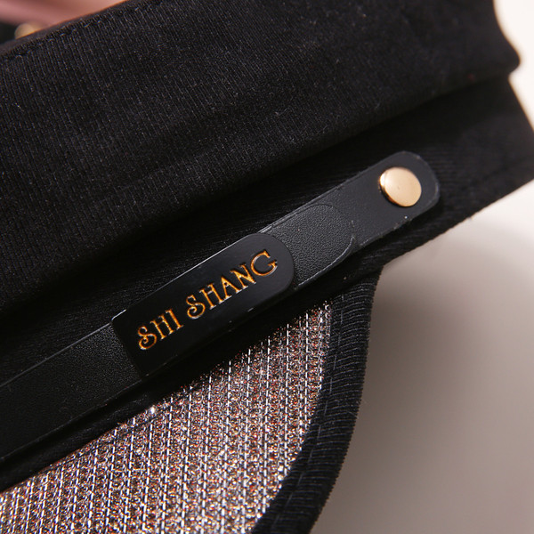 Naprakész női sapka szemellenző kövekkel, különböző színekben