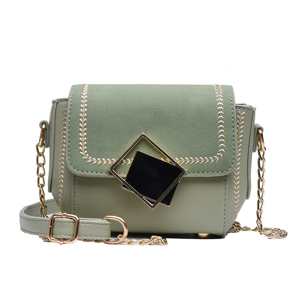 Női táska három színben, eko bőrből, fém lánccal