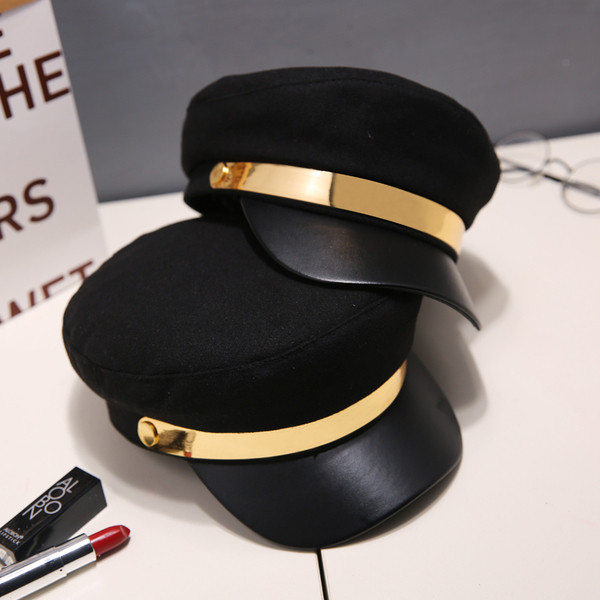 Új női sapka modell arany díszítéssel, különböző színekben