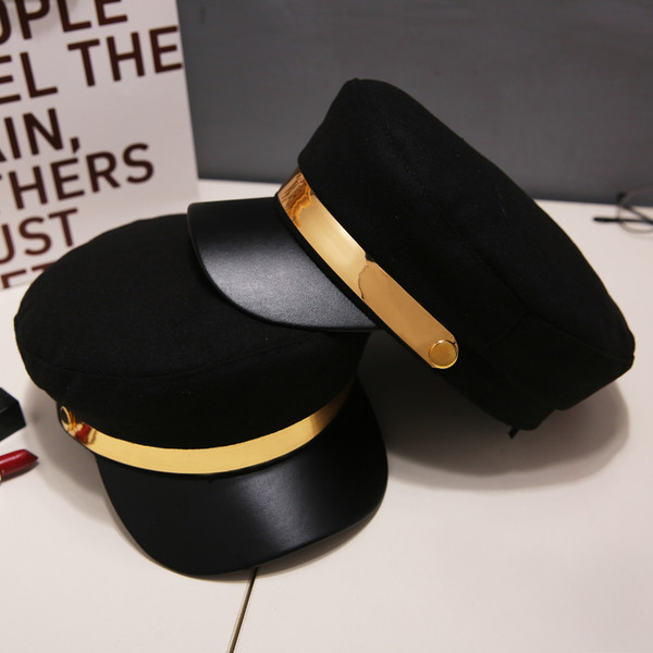 Új női sapka modell arany díszítéssel, különböző színekben