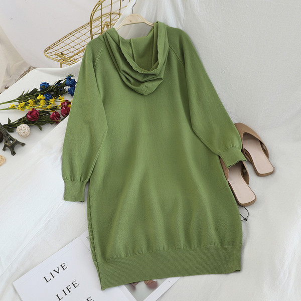 Napi női pulóver öt színben kapucnival és nyakkendővel