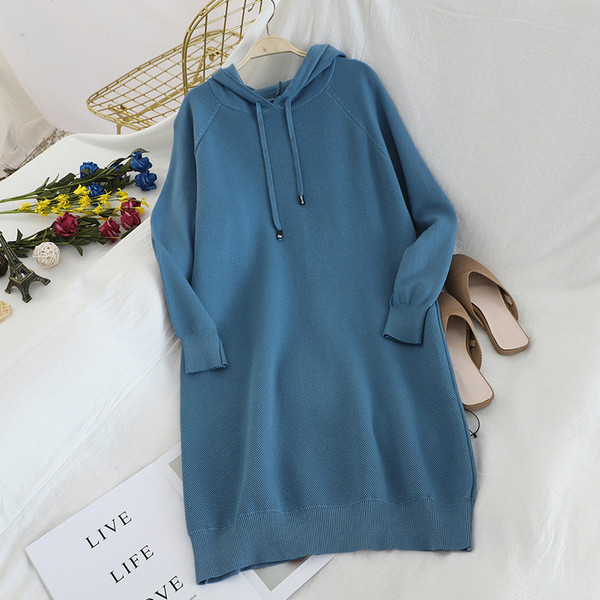 Napi női pulóver öt színben kapucnival és nyakkendővel