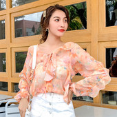 Cămașă elegantă de damă cu model floral și decolteu spitz