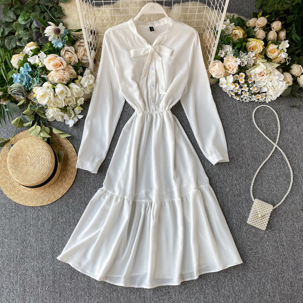 Női ruha szalaggal és hosszú ujjal több színben