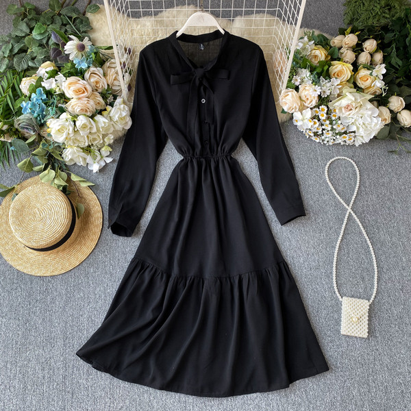 Női ruha szalaggal és hosszú ujjal több színben