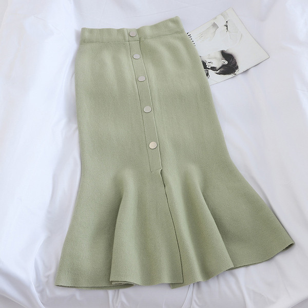 Női szoknya szabású modell öt színben, gombokkal