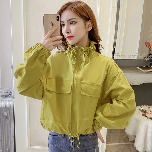 Modern női vékony rövid kabát két színben, zsebekkel