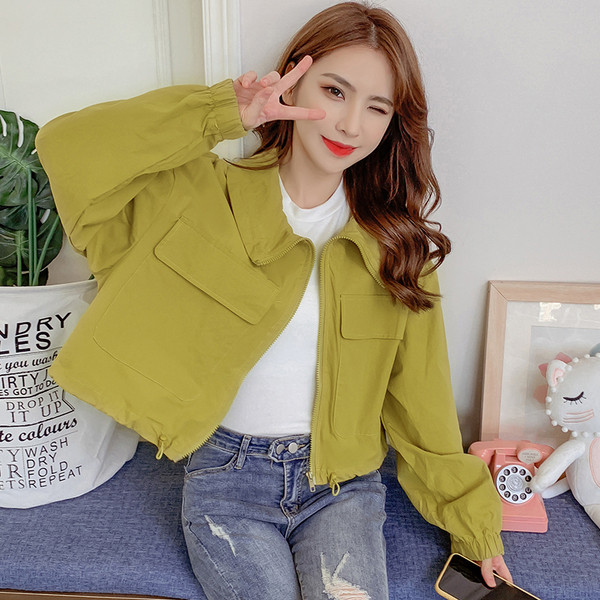 Modern női vékony rövid kabát két színben, zsebekkel