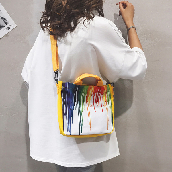 Női táska rövid és hosszú füllel, különböző színekben