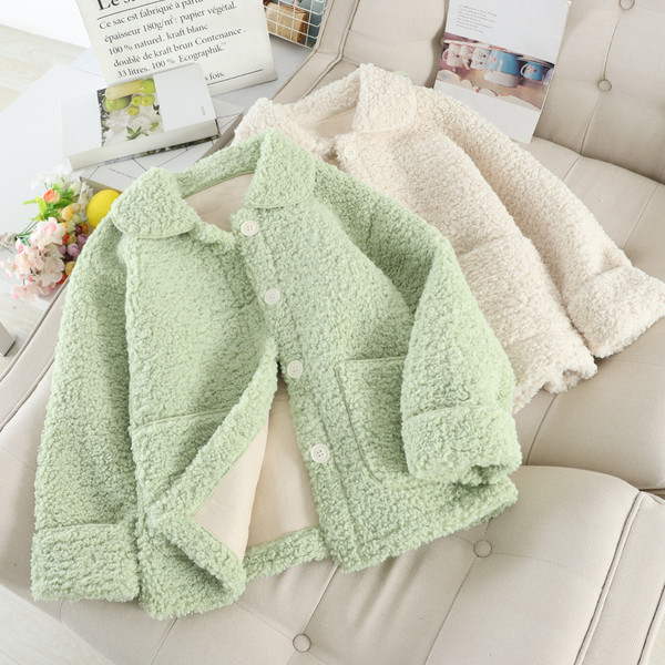 Modern női kabát zsebekkel, különböző színekben